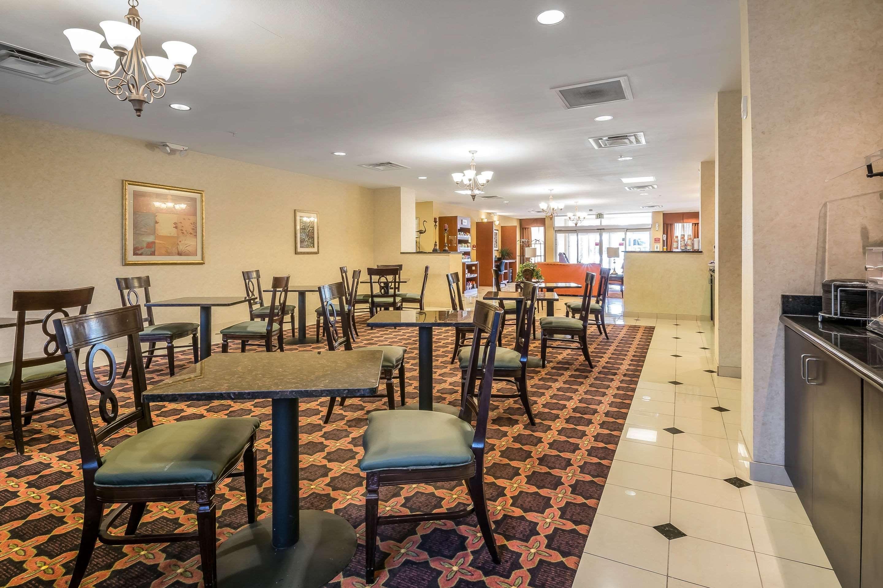 Comfort Suites West Jacksonville Exterior photo